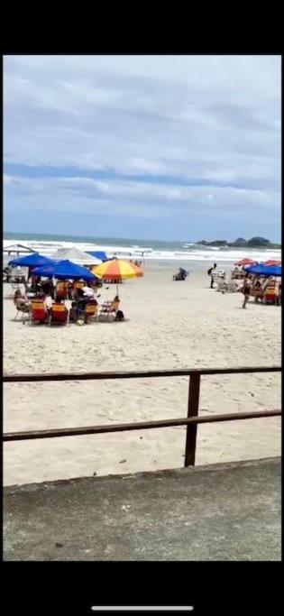 Apartamento Quadra Da Praia - Pitangueiras 瓜鲁雅 外观 照片